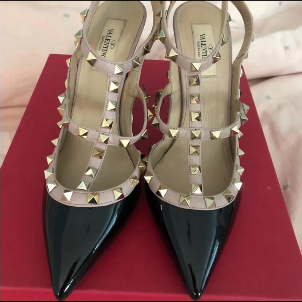 Valentino rockstud pumps! - Picture 1 of 6